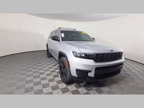 Used 2024 Jeep Grand Cherokee L Laredo AWD/4WD image 53