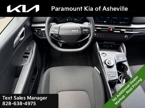 New 2026 Kia Sportage LX FWD image 21