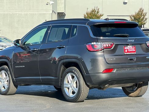 Used 2024 Jeep Compass Latitude image 7