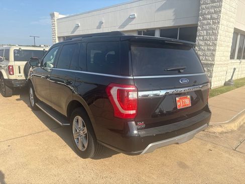 Used 2019 Ford Expedition XLT w/ Equipment Group 202A AWD/4WD image 6