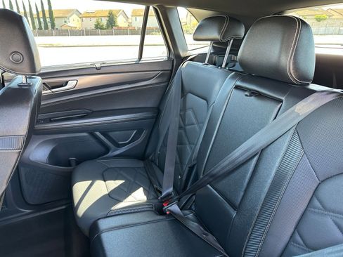 Used 2025 Volkswagen Atlas Cross Sport SE image 41