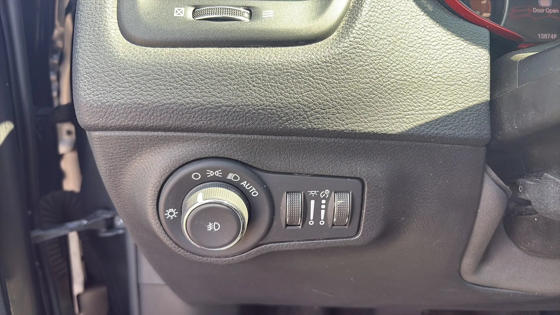 Used 2020 Jeep Compass Trailhawk AWD/4WD image 19