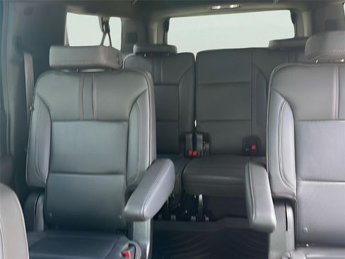 Used 2024 Chevrolet Suburban RST w/ Sport Performance Package AWD/4WD image 6