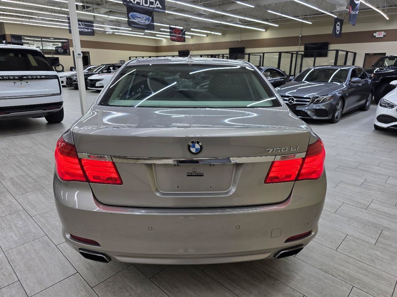 Used 2011 BMW 750Li xDrive AWD/4WD image 7