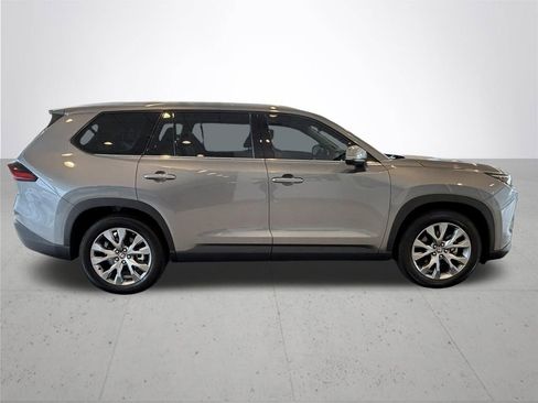 Used 2025 Toyota Grand Highlander AWD image 6