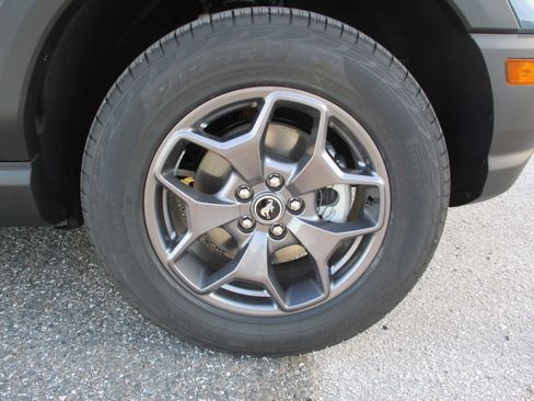 Used 2024 Ford Bronco Sport Badlands image 9