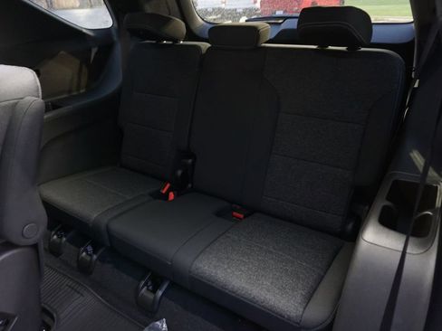 Used 2025 Chevrolet Traverse LT w/ Driver Confidence Package FWD image 12