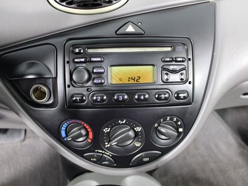 Used 2002 Ford Focus LX image 14