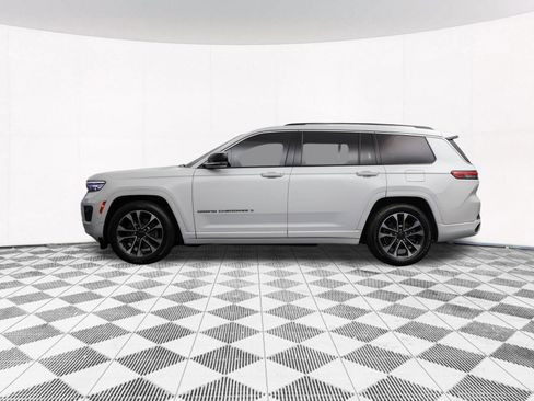 Used 2021 Jeep Grand Cherokee L Overland w/ Luxury Tech Group IV AWD/4WD image 43