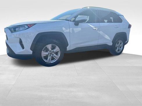 Used 2020 Toyota RAV4 XLE FWD image 5