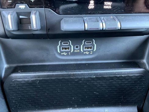 Used 2024 RAM 1500 Big Horn AWD/4WD image 25