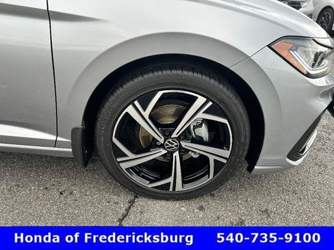 Used 2025 Volkswagen Jetta Sport FWD image 30
