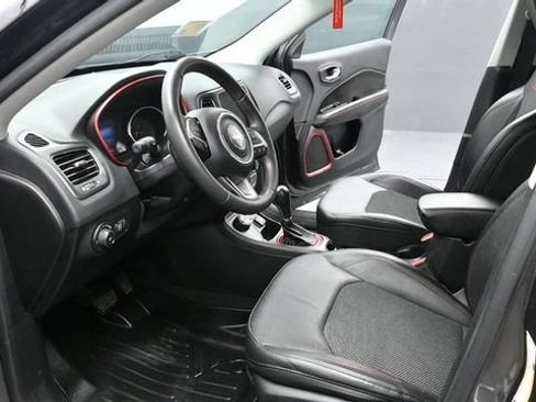 Used 2021 Jeep Compass Trailhawk AWD/4WD image 14