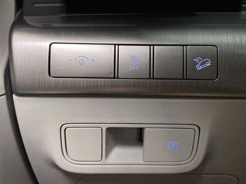 Certified 2025 Hyundai Kona SEL AWD/4WD image 20