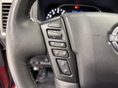 Used 2024 Nissan Frontier SL image 15