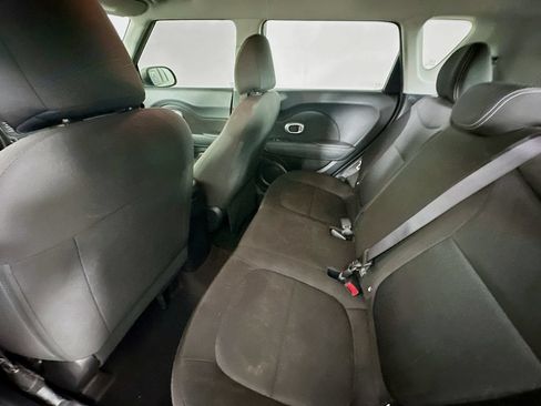 Used 2018 Kia Soul FWD image 28