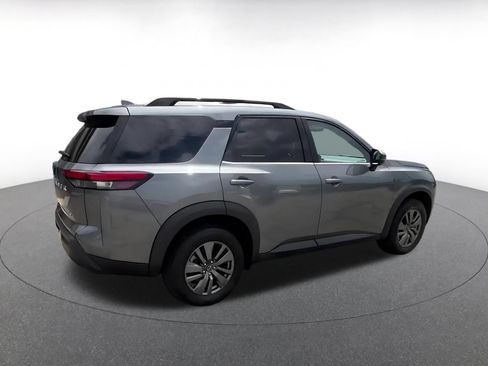 Used 2025 Nissan Pathfinder SV AWD/4WD image 15