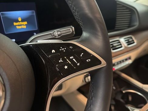 Used 2025 Mercedes-Benz GLE 450e 4MATIC image 17