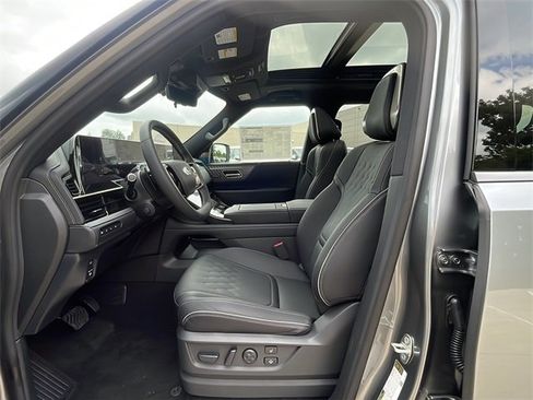 New 2026 INFINITI QX80 Autograph w/ Premium Cargo Package image 9