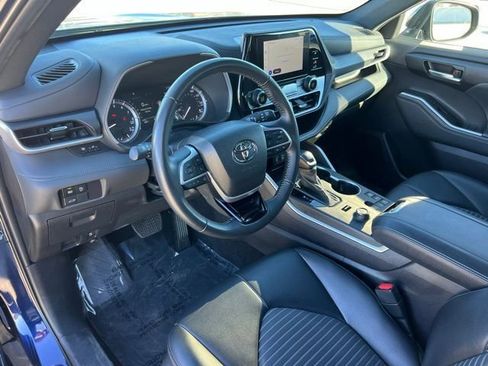 Used 2024 Toyota Highlander XSE image 12