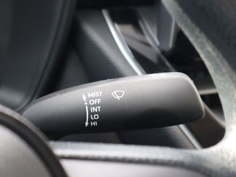 Used 2024 Toyota Corolla LE image 31