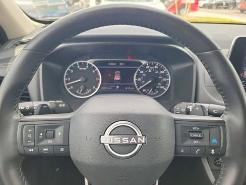 Certified 2025 Nissan Rogue SV FWD image 23