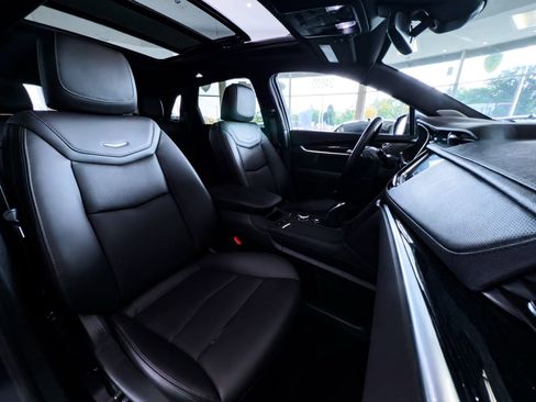 Used 2024 Cadillac XT5 Premium Luxury image 33