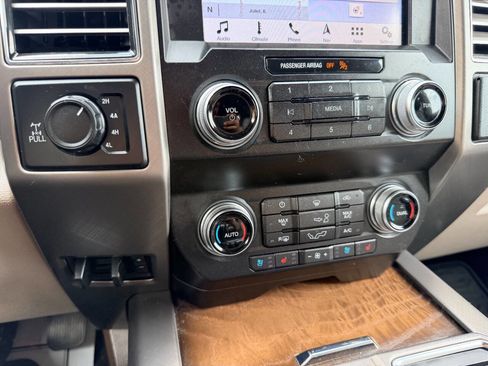 Used 2019 Ford F150 Limited image 42