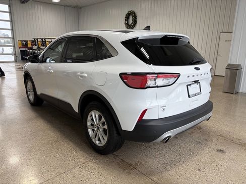 Used 2021 Ford Escape SE image 4