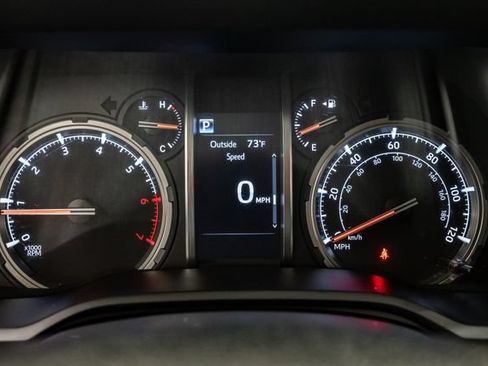 Used 2020 Toyota 4Runner TRD Off-Road AWD/4WD image 13