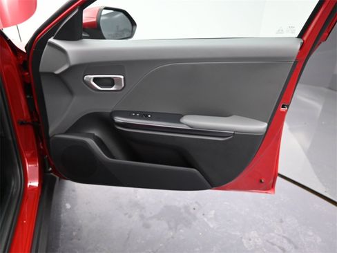 New 2025 Kia K4 LXS image 21