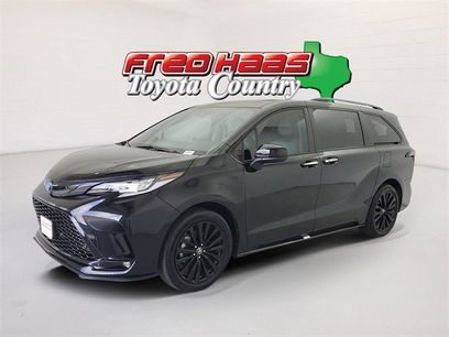 Used 2025 Toyota Sienna XSE
