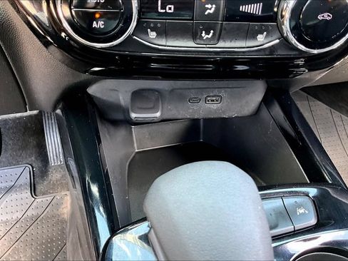Used 2025 Chevrolet Trax RS w/ Driver Confidence Package FWD image 16
