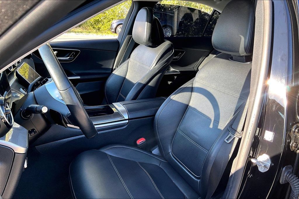 Used 2022 Mercedes-Benz C 300 Sedan image 34