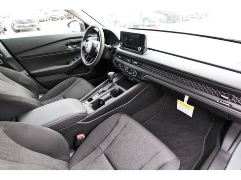 Used 2025 Honda Accord SE image 28