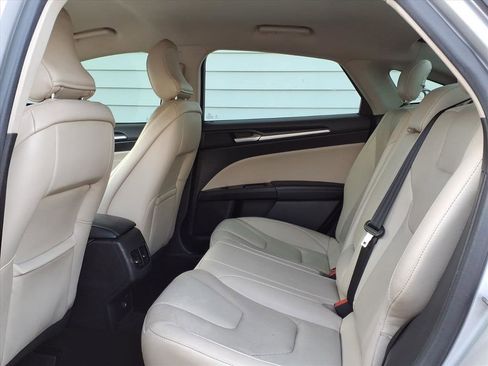 Used 2017 Ford Fusion Titanium image 10