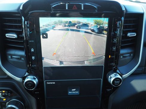 Used 2023 RAM 1500 Big Horn AWD/4WD image 23