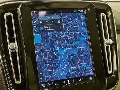 Used 2023 Volvo XC40 B5 Ultimate image 22