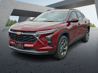 Used 2025 Chevrolet Trax LT FWD video 3