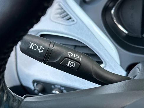 Used 2020 Chevrolet Bolt Premier w/ Infotainment Package FWD image 32