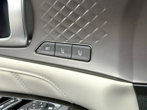 Certified 2025 Kia Sorento SX Prestige image 16