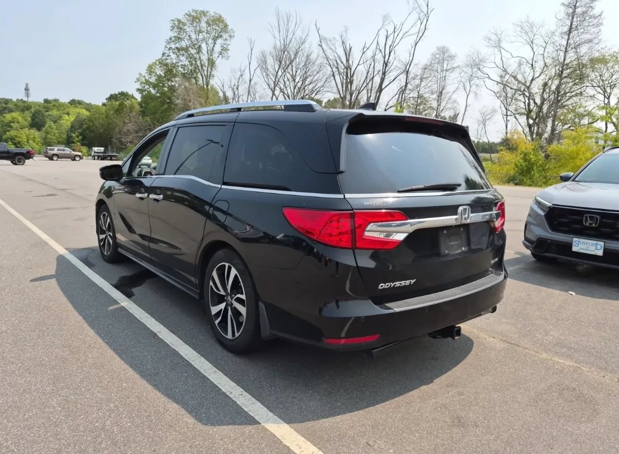 Used 2018 Honda Odyssey Elite image 2
