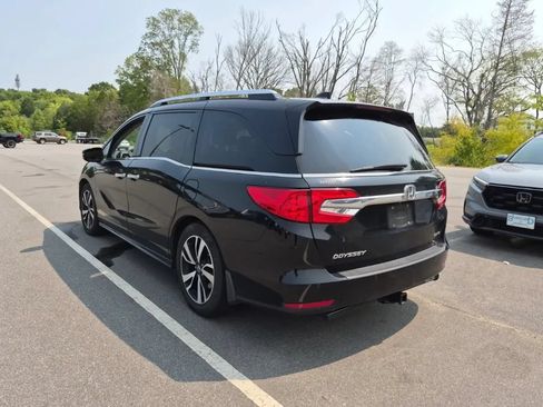 Used 2018 Honda Odyssey Elite image 2