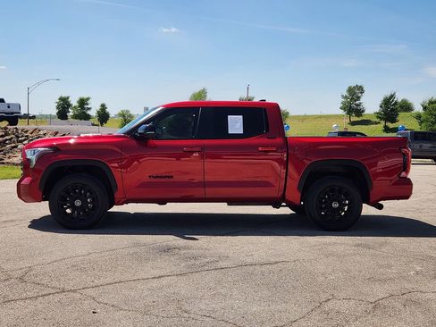 Used 2024 Toyota Tundra Limited AWD/4WD image 4