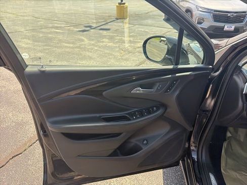 Used 2019 Buick Envision Essence FWD image 25