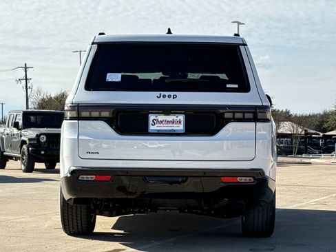 New 2026 Jeep Grand Wagoneer Limited AWD/4WD image 7