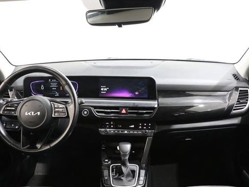Used 2025 Kia Seltos S FWD image 14