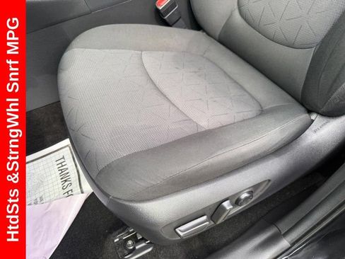 Used 2023 Toyota RAV4 XLE w/ Convenience Package AWD/4WD image 17