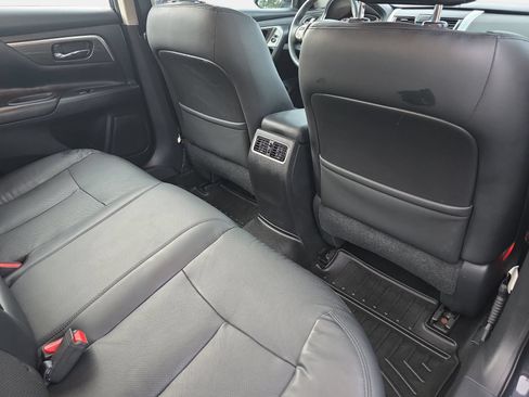 Used 2015 Nissan Altima 3.5 SL FWD image 11