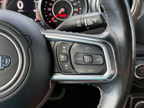 Used 2022 Jeep Gladiator Rubicon w/ Cold Weather Group AWD/4WD image 23